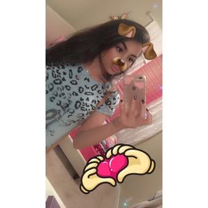 Meet your Posher, Halah